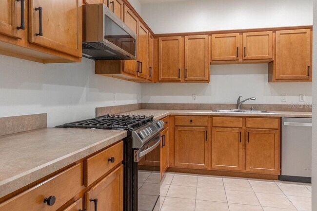 Building Photo - 808 Carlyle Ln