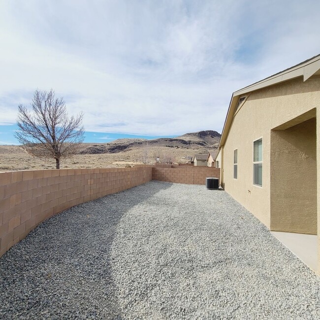 Building Photo - Energy Efficient Home 3 bed home. Move In Special!