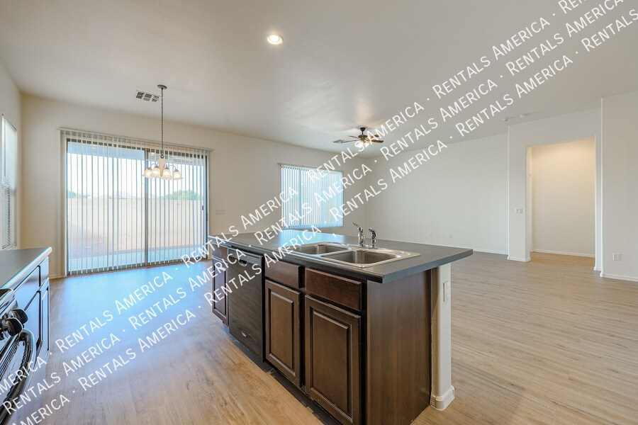 Building Photo - 16218 N 182nd Ln