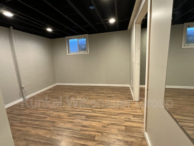 Building Photo - 329 Ring of Kerry Dr