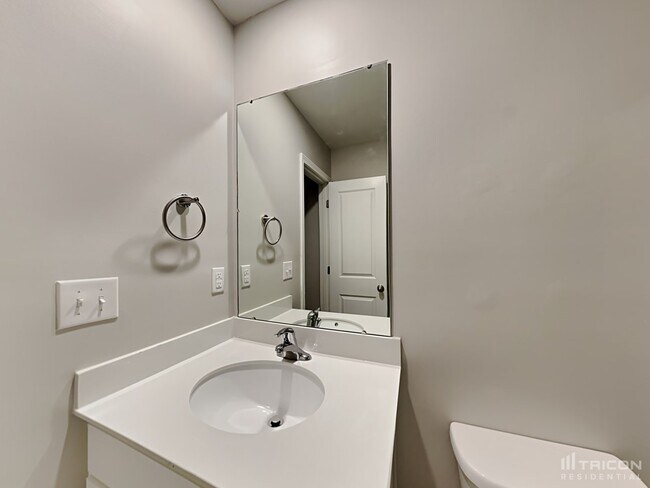 Building Photo - 533 Elmwood Pond Ct