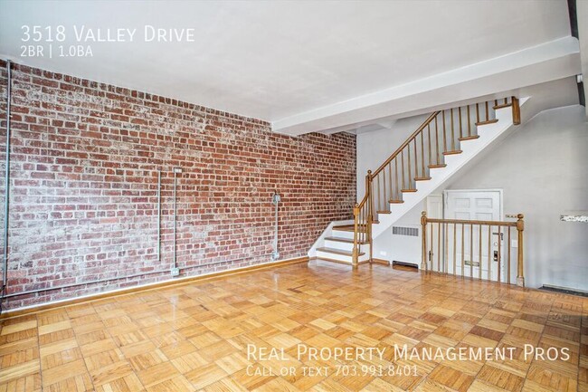 Building Photo - 3518 Valley Dr