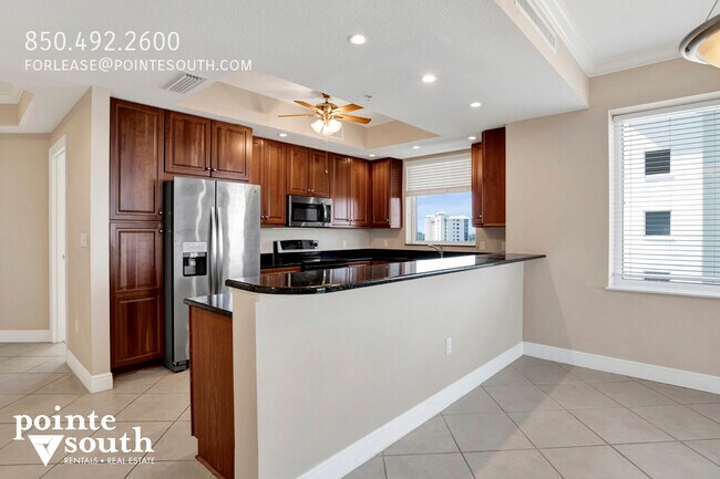 Building Photo - 608 Lost 701C