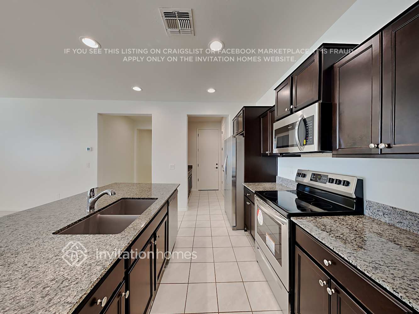 Building Photo - 18203 W Fulton St