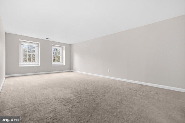 Building Photo - 7520 Royal Dominion Dr