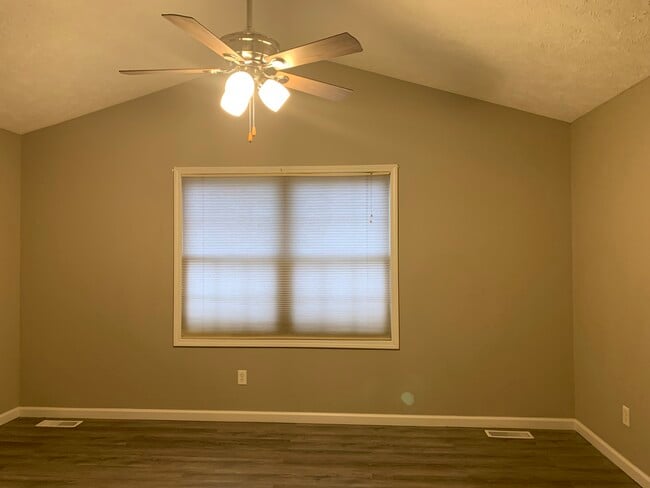 Building Photo - 1116 Doral Dr