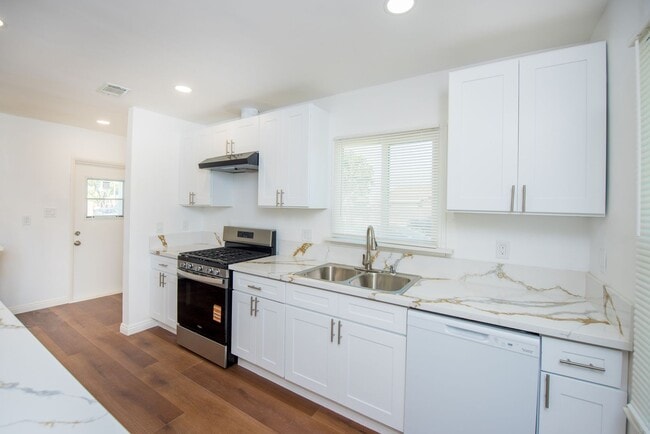 Building Photo - Remodeled Home