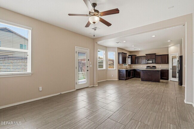 Building Photo - 1041 Earthstar Pl