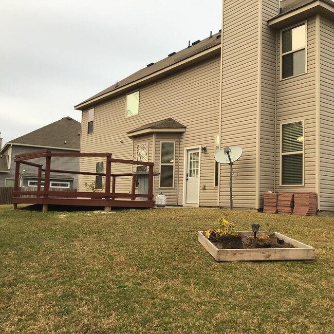 Building Photo - 2793 Huntcliffe Dr