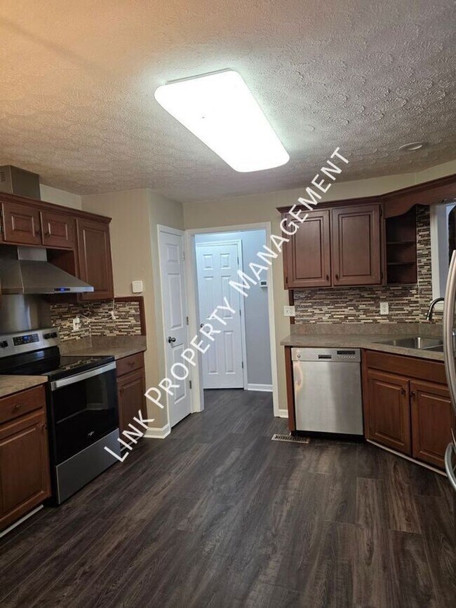 Building Photo - HALF OFF MAY!  Beautiful 4-Bedroom Home in Desirable Harrison Location – Minutes from Volkswagen ...