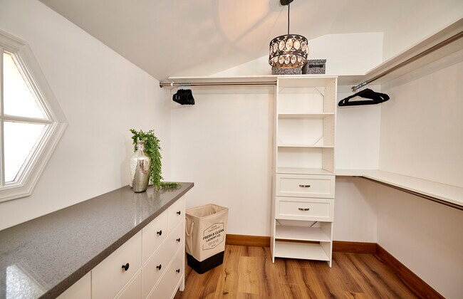 Building Photo - 7080 Via del Mar