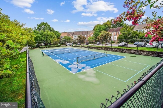 Building Photo - 45590 Whitcomb Square