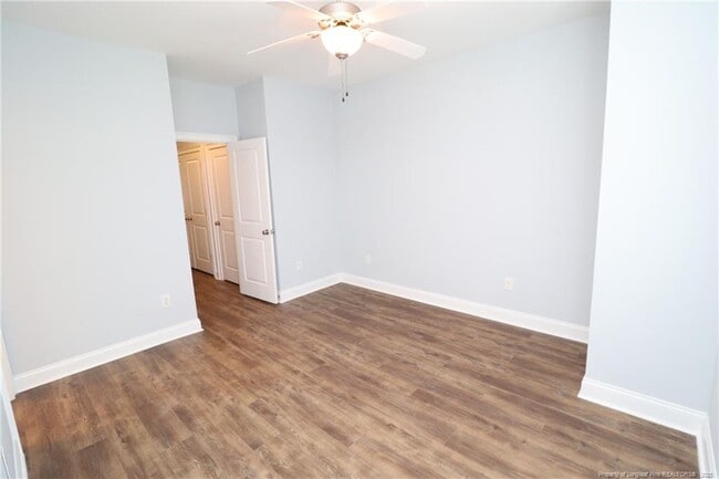 Building Photo - 5013 Sunny Creek Ln