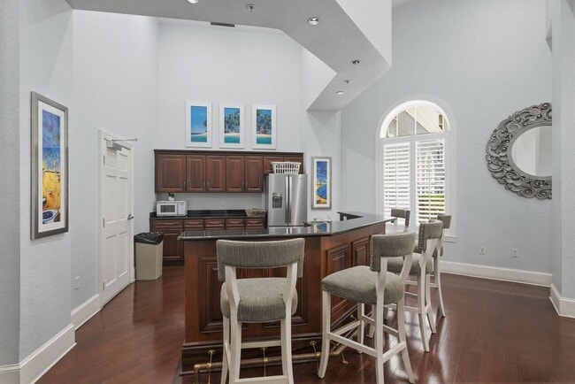 Building Photo - 700 S Harbour Island Blvd