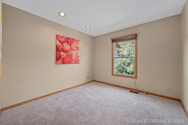 Building Photo - 54 N Royal Oak Dr
