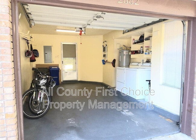 Building Photo - 2662 Sequoia Terrace