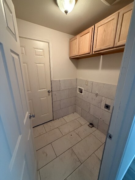 Building Photo - 5502 Hayes Ln