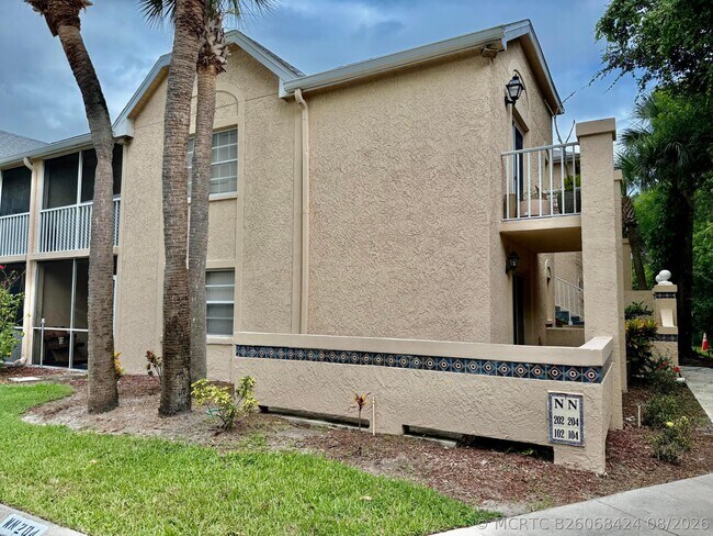 Building Photo - 1673 SE Green Acres Cir