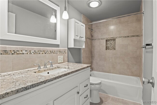Building Photo - 35 Groton Dr