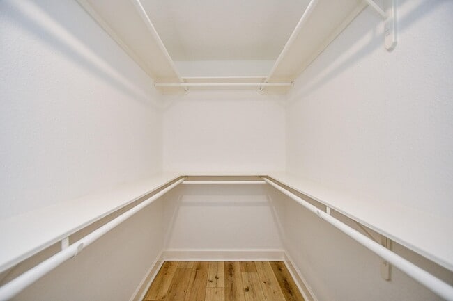 Building Photo - 5642 Cartagena St