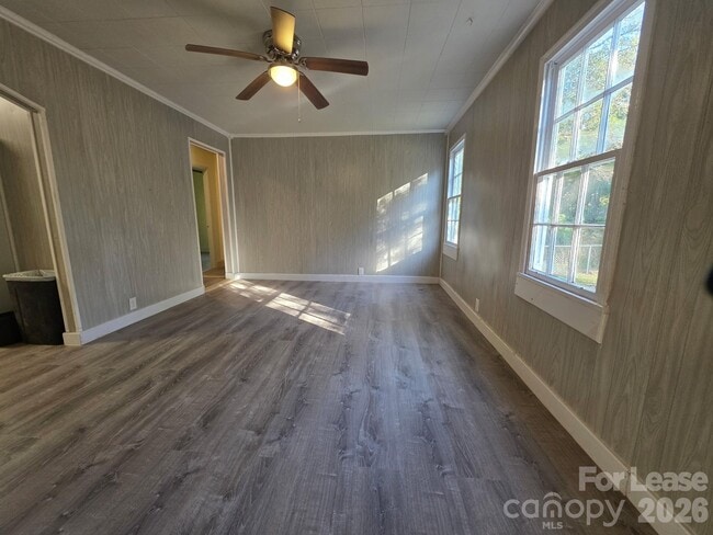 Building Photo - 4723 Linden St