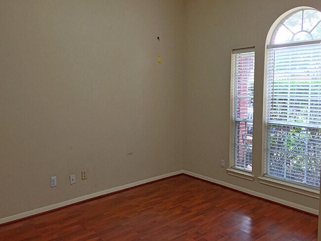 Building Photo - 7411 Orchard Hills Ln