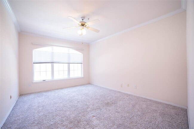 Building Photo - 2111 Welch St