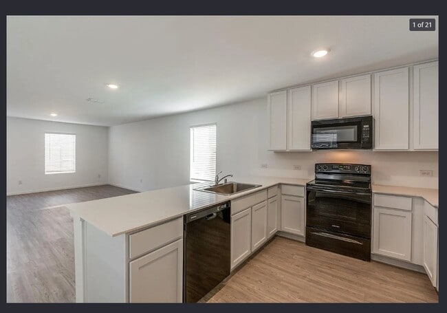 Building Photo - 6310 Sandpiper Ln