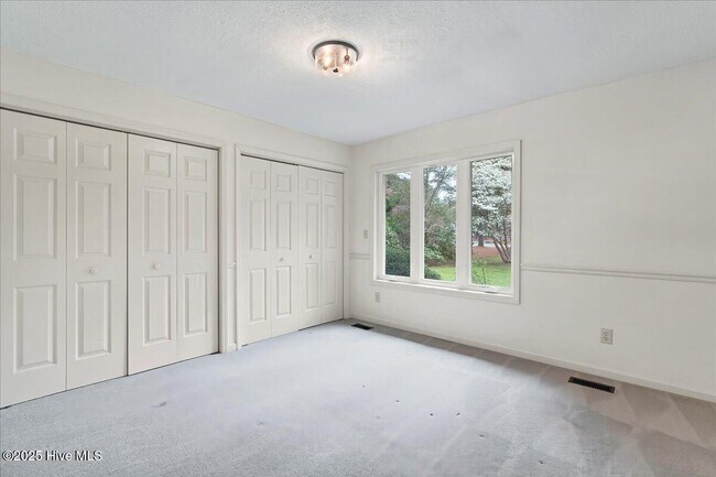 Building Photo - 40 Bogie Dr
