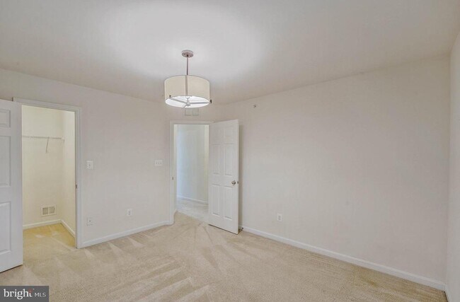 Building Photo - 3461 Eagle Ridge Dr