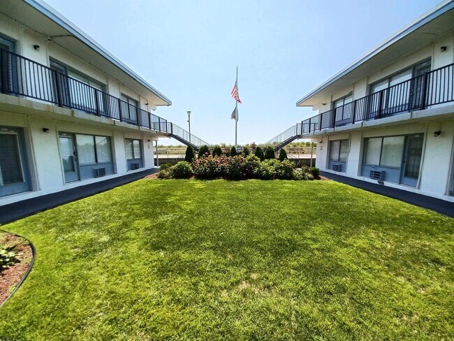 Building Photo - 3501 Boardwalk