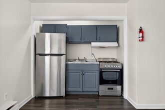 Building Photo - 9-15 Sanhican Dr