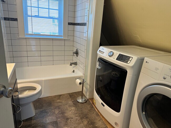 Building Photo - 71 Garfield St