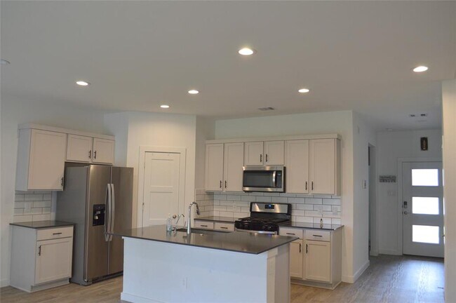 Building Photo - 10313 Cascade Range Ln