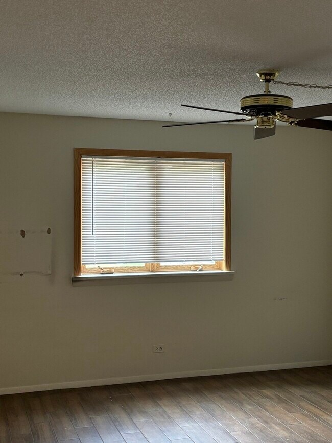 Building Photo - 13000 W Heiden Cir