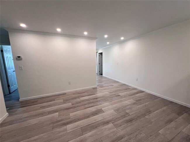 Building Photo - 3339 Van Nuys Loop