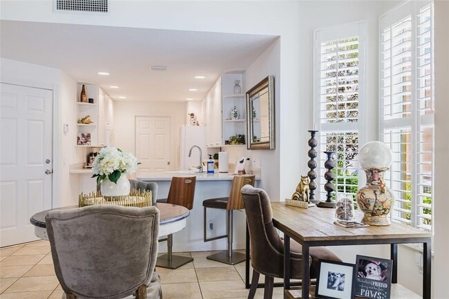 Building Photo - 1564 Napoli Dr W