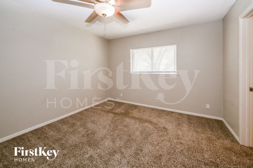 Building Photo - 702 Dana Dr