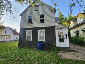 Building Photo - 6701 Gertrude Ave