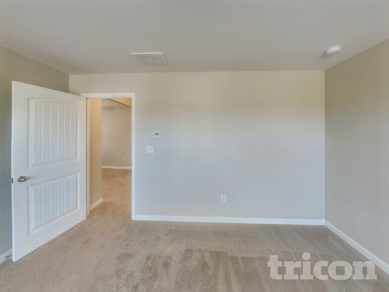 Building Photo - 3380 Baylor Cir