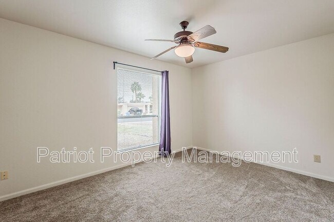 Building Photo - 5622 E Voltaire Ave