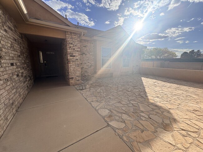 Building Photo - 4049 Montreal Loop NE