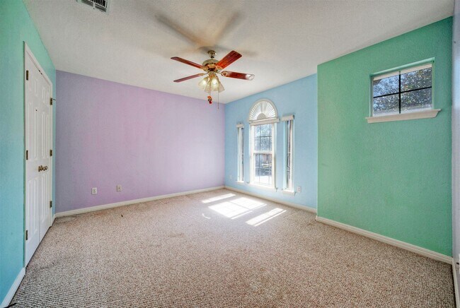 Building Photo - 601 Indian Run Dr