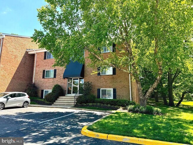 Primary Photo - 3368 Hewitt Ave