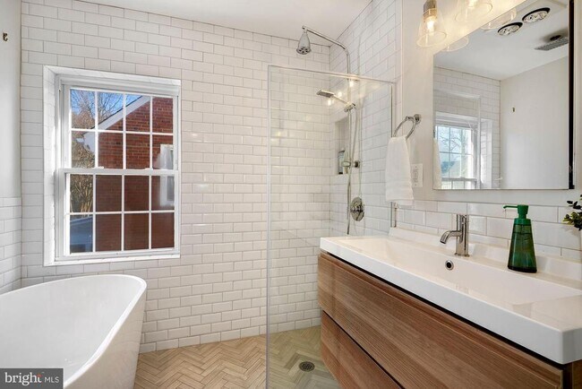 Building Photo - 3119 Patterson Pl NW
