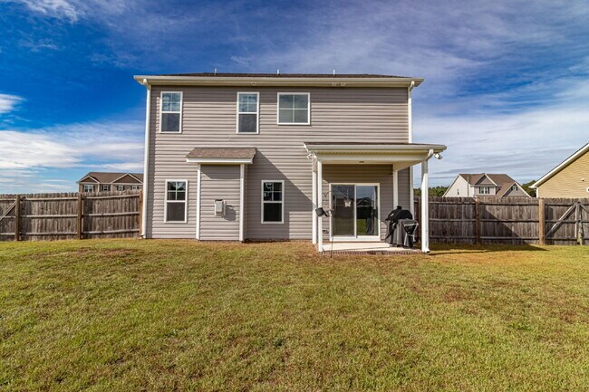 Building Photo - 208 Weeping Willow Dr