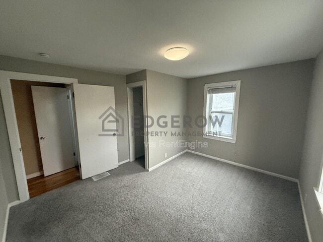 Building Photo - 1585 Wilson Ave SW