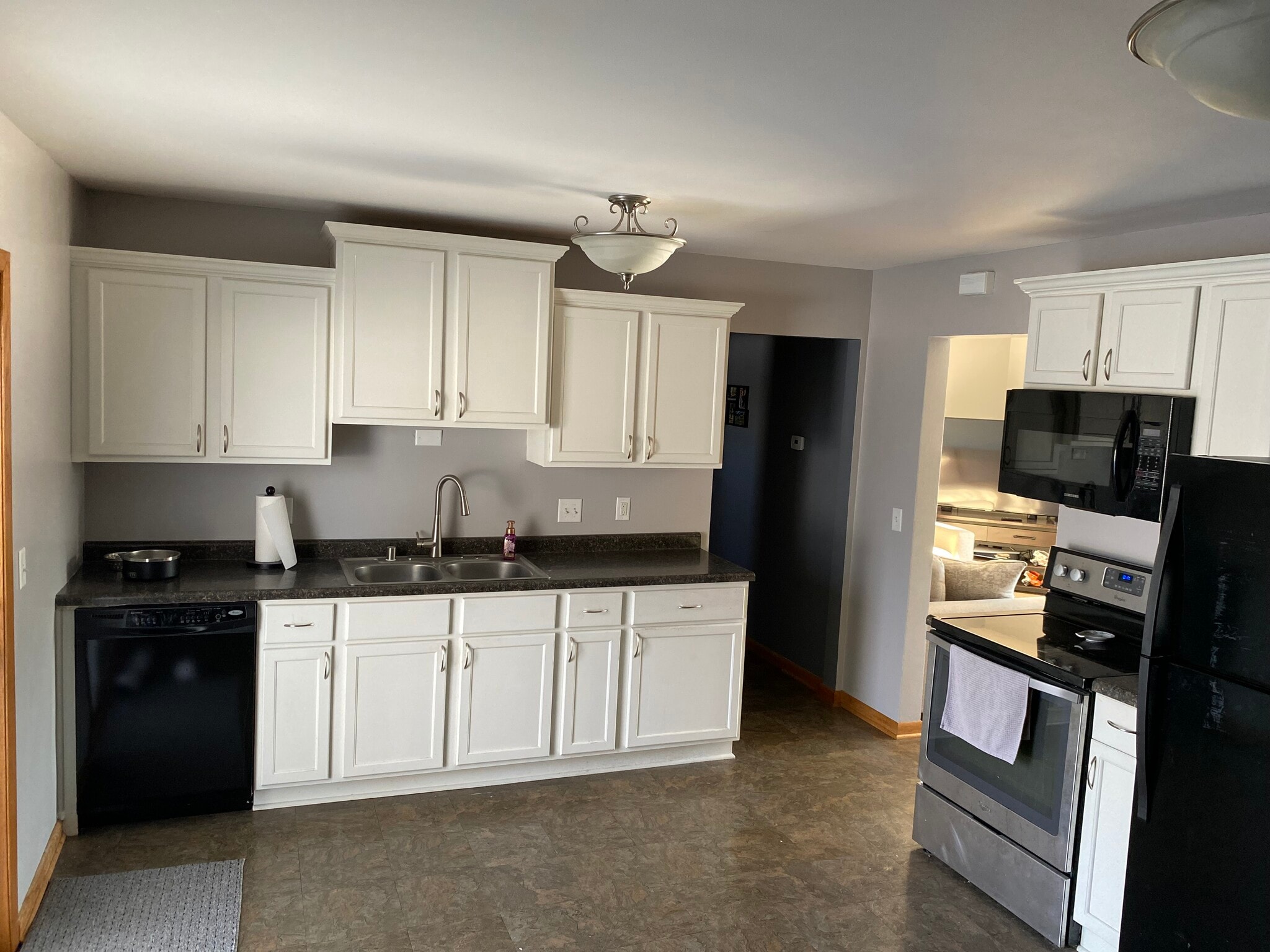 Building Photo - 808 Davis St