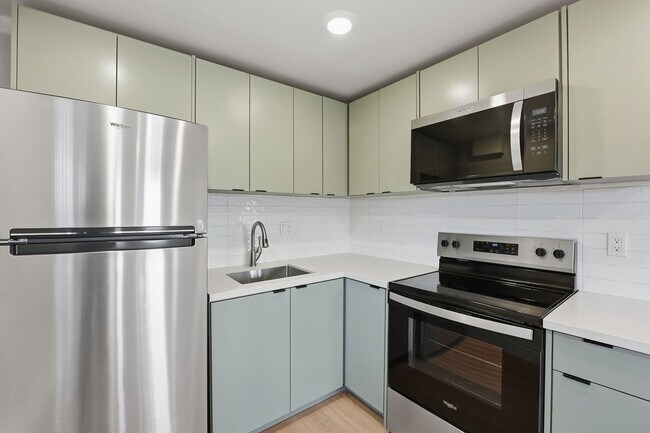 Building Photo - 2735 Broadway-5