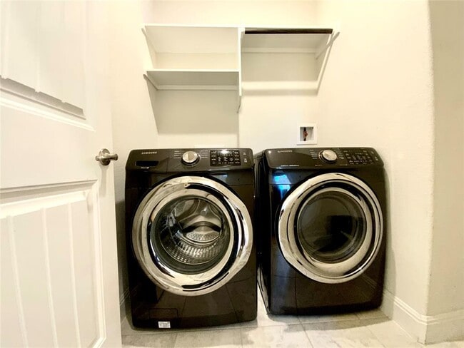 Building Photo - 16028 Cinca Terra Dr